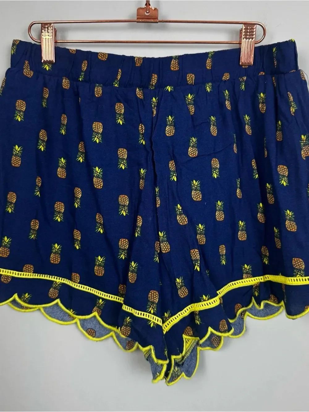 BLUE RAIN | NEW Pineapple Print Navy Blue Shorts Yellow Trim Women’s Size Large